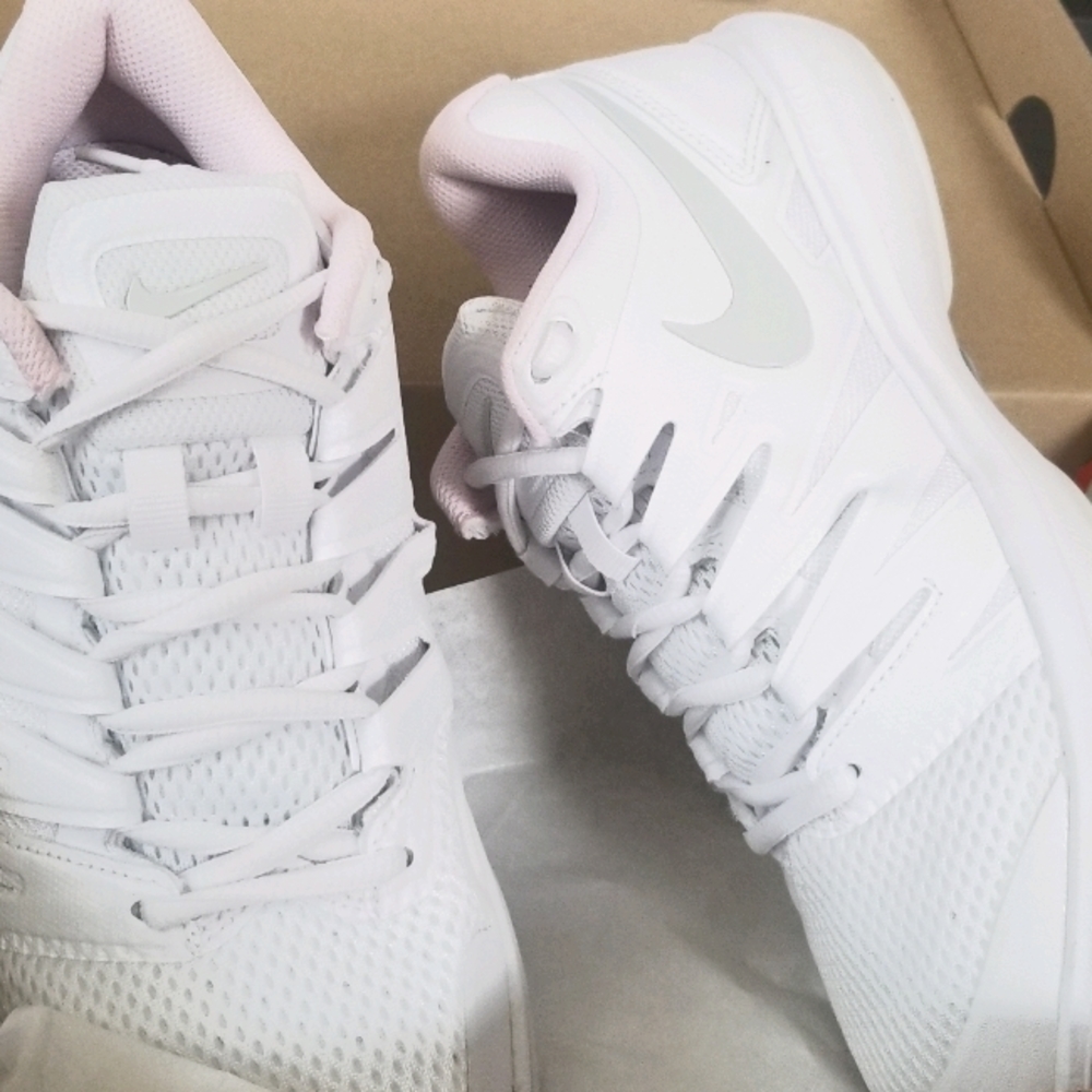 Nike tennis sneakers